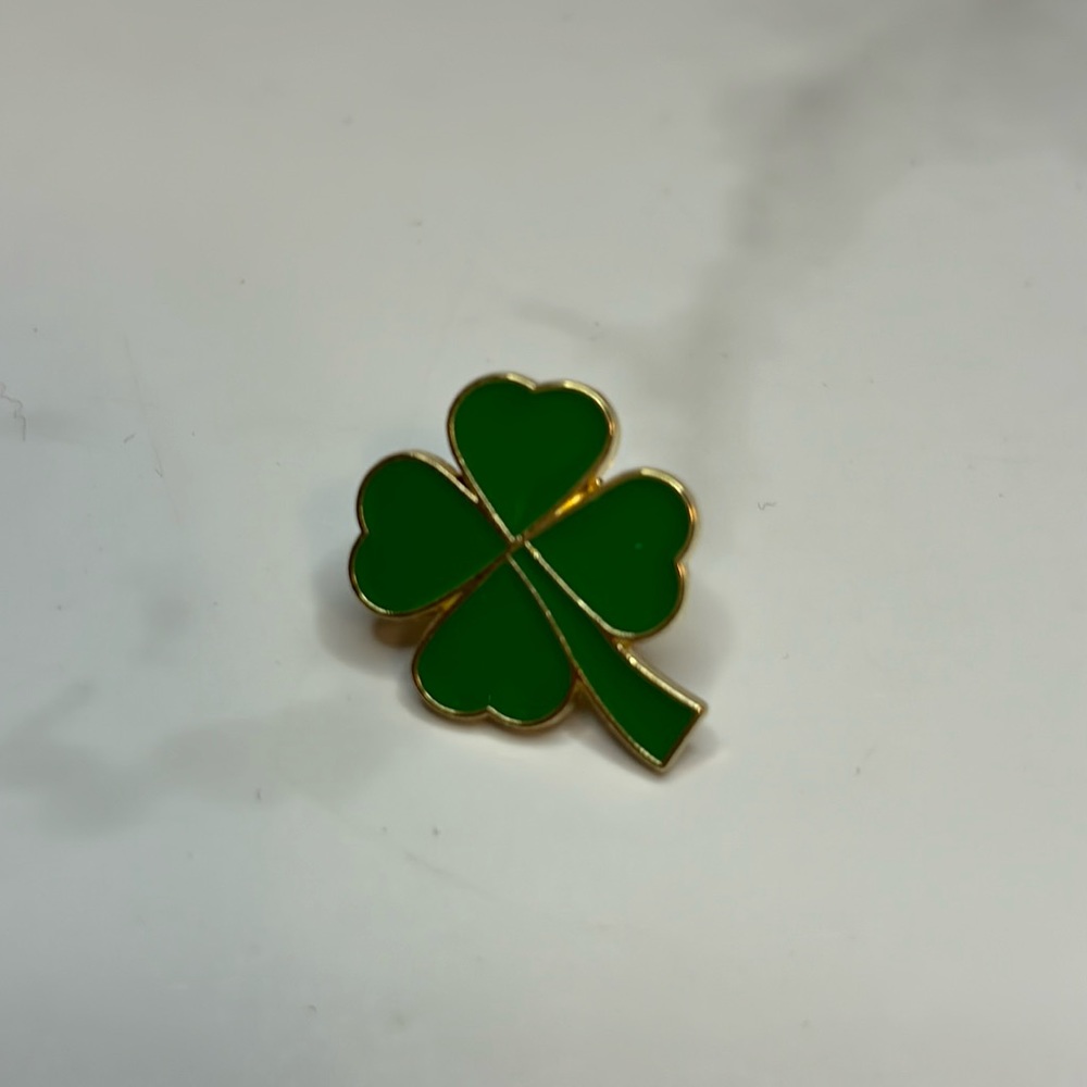 Small Green & Gold 4-Leaf Clover Enamel Pin